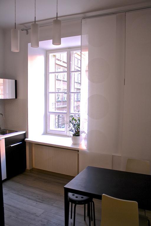 Old Town Snug Apartment วอร์ซอ ภายนอก รูปภาพ