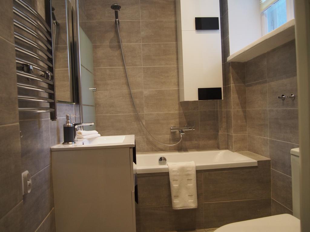 Old Town Snug Apartment วอร์ซอ ห้อง รูปภาพ